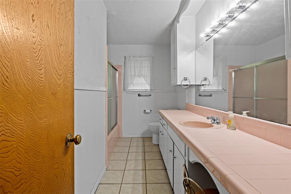 104 N Timberlane Property Photo 19