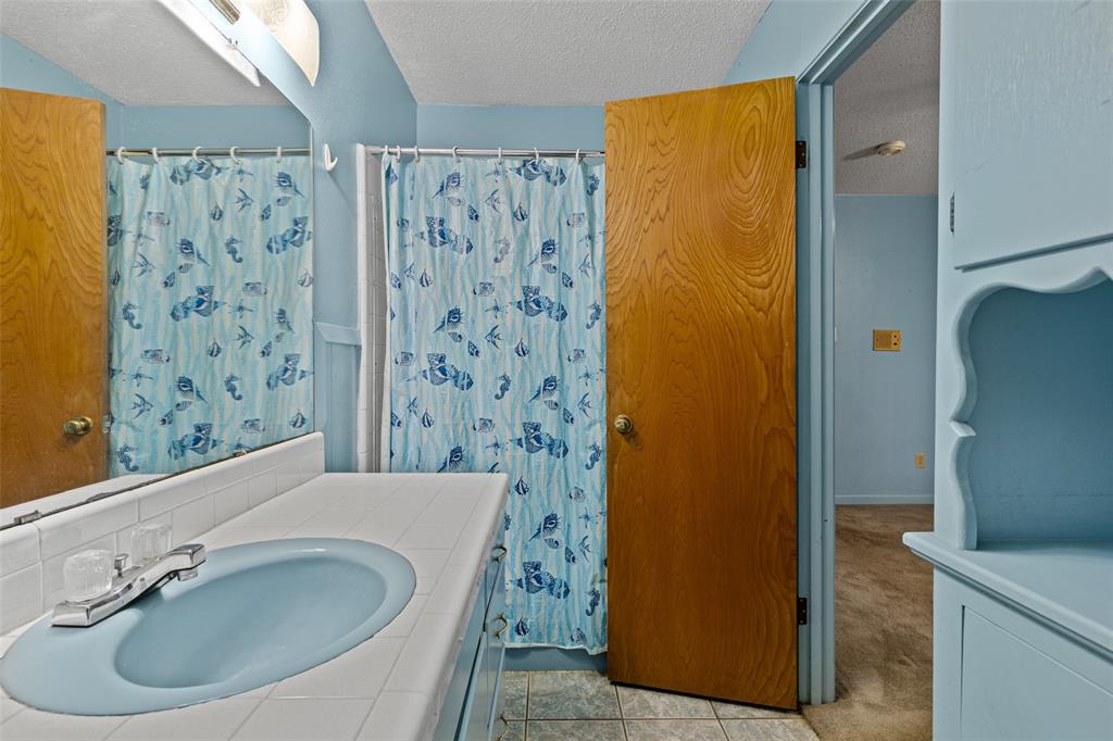 104 N Timberlane Property Photo 38