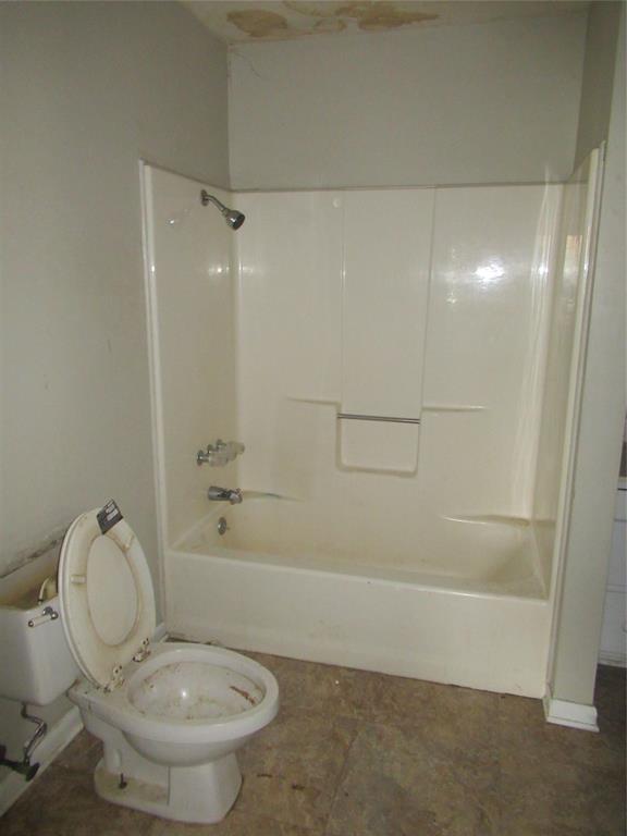 214 S Youree Street Property Photo 4