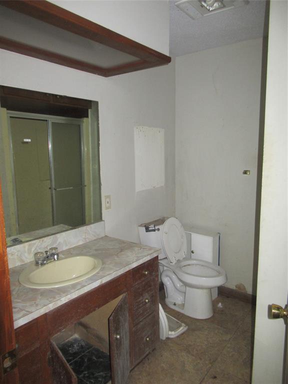 214 S Youree Street Property Photo 8