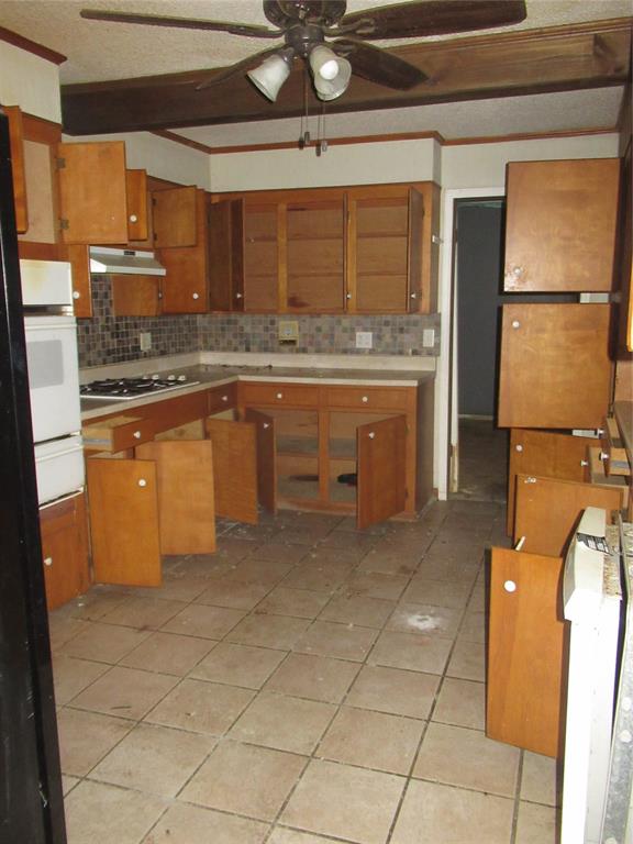 214 S Youree Street Property Photo 11