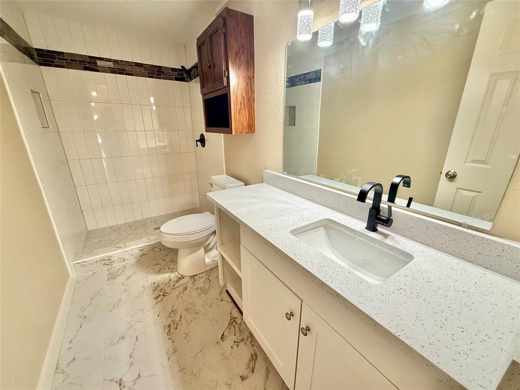 417 Putman Street Property Photo 4