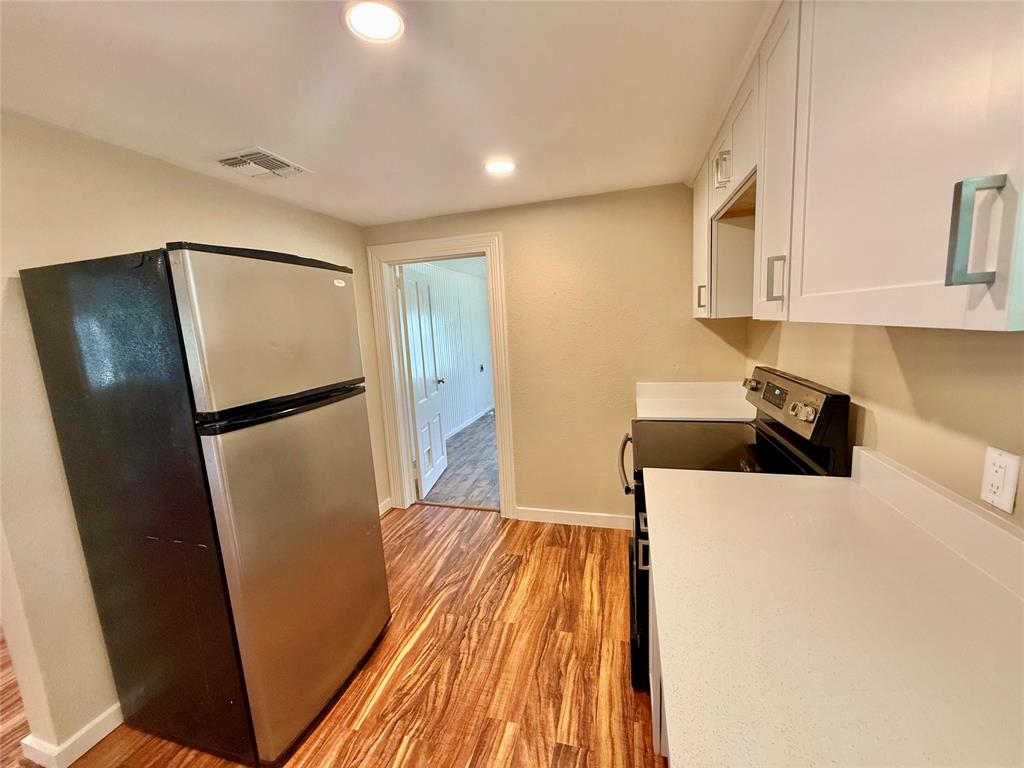 417 Putman Street Property Photo 9