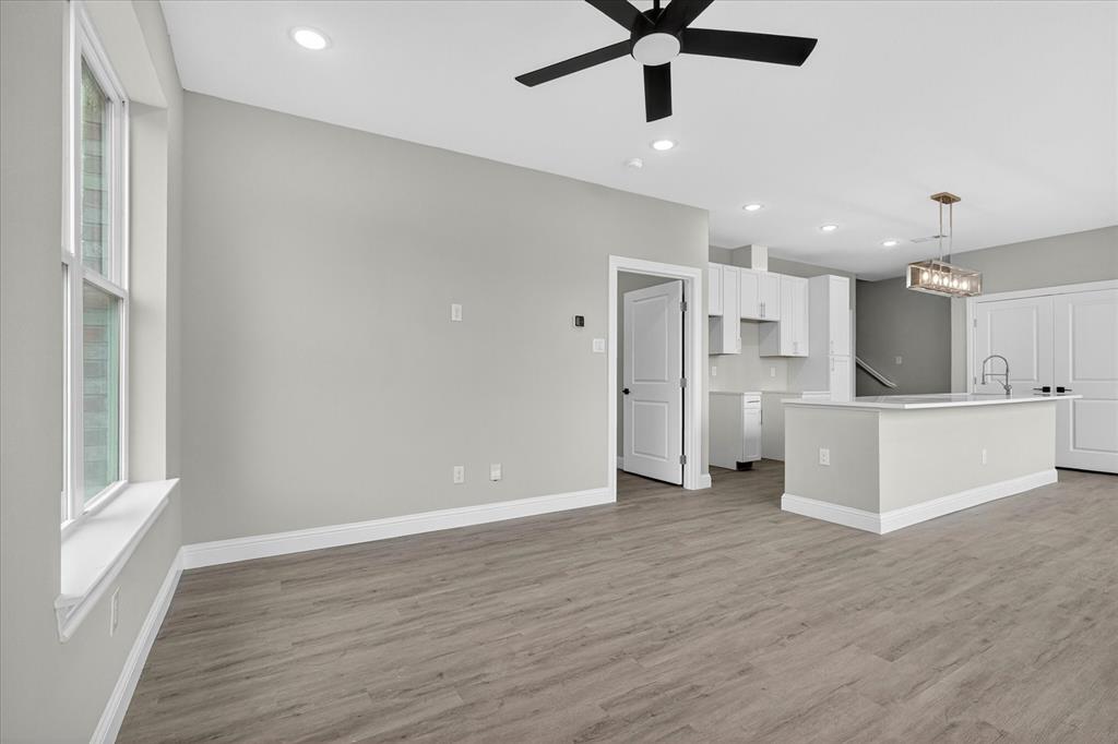 806 Premier Property Photo 7