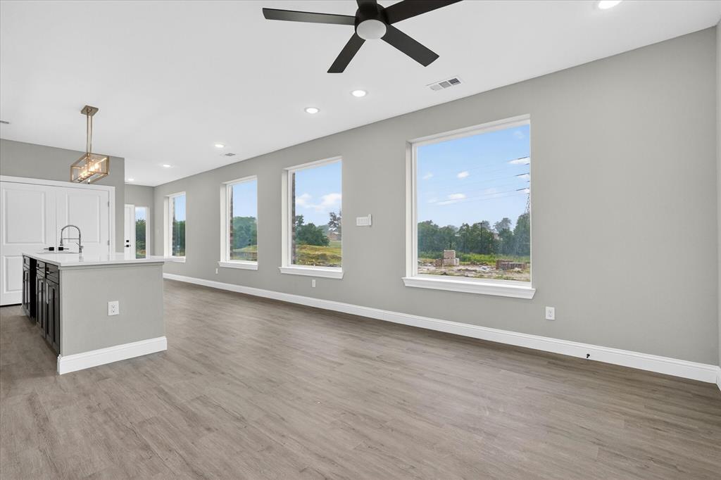 806 Premier Property Photo 8