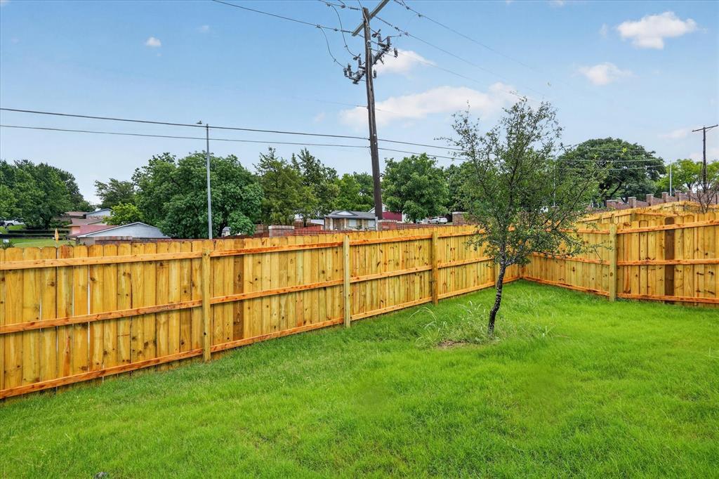 806 Premier Property Photo 33