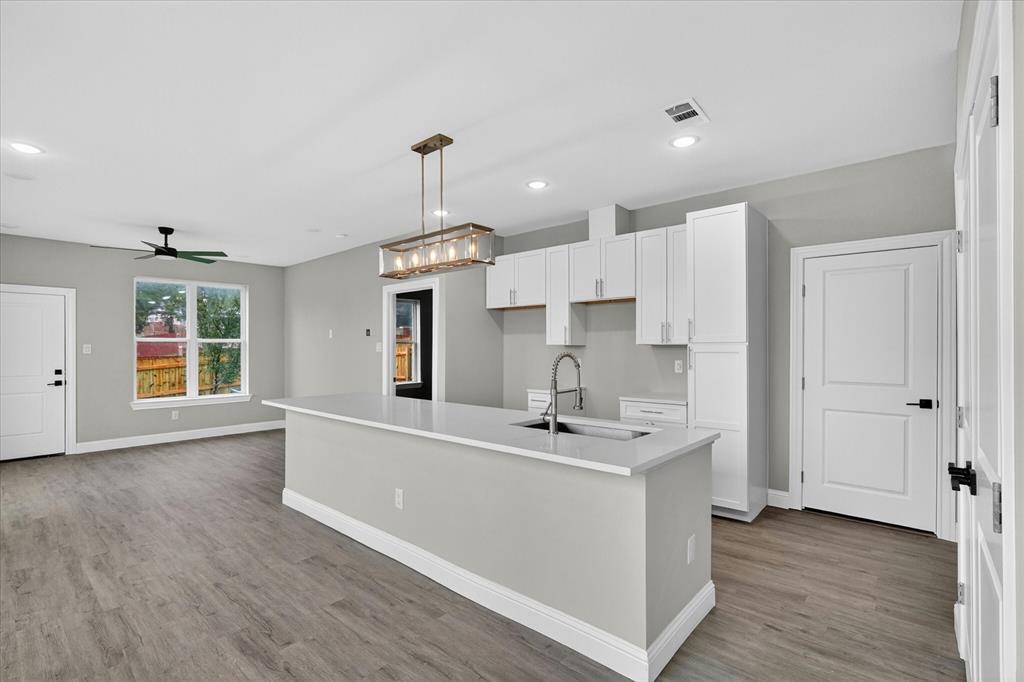 808 Premier Property Photo 6