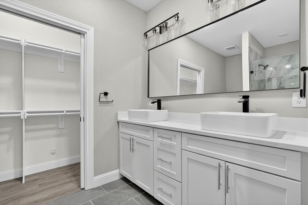 808 Premier Property Photo 10