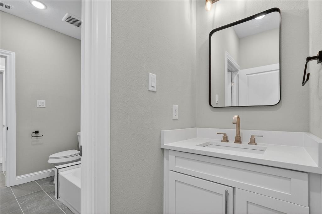 808 Premier Property Photo 28