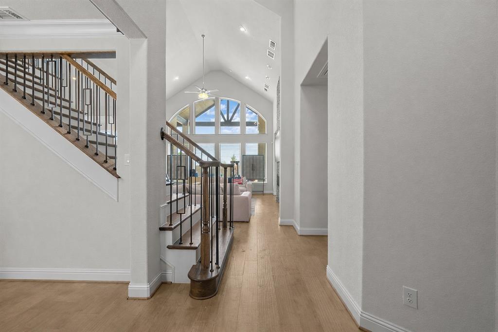 4428 Mill Pond Drive Property Photo 3