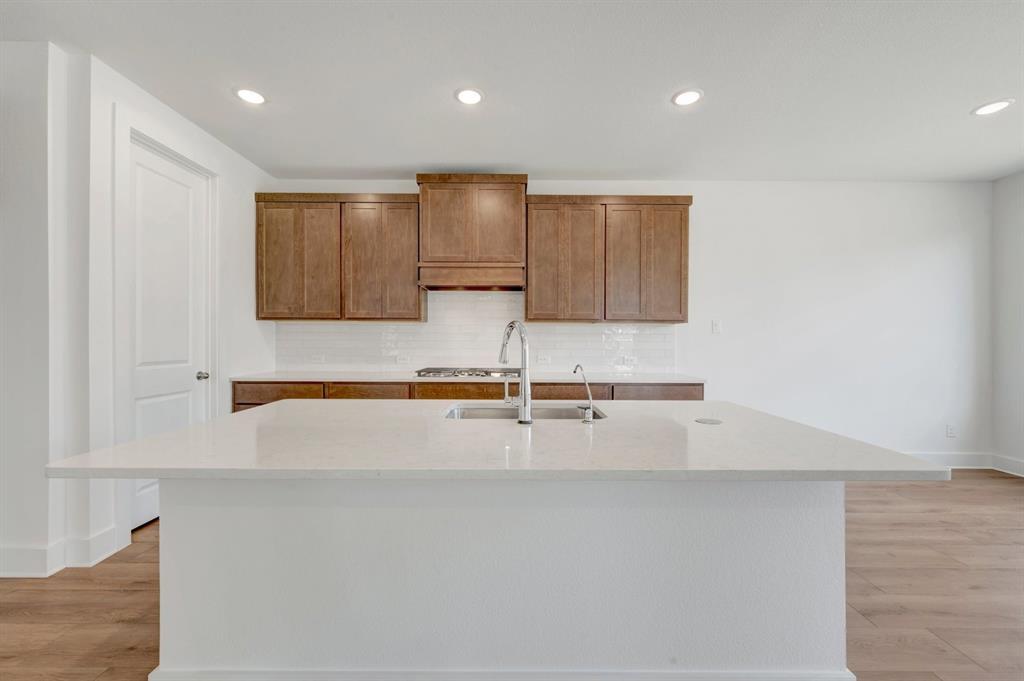 11744 Edgewood Drive Property Photo 4