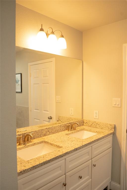 315 W Oak Street Property Photo 9