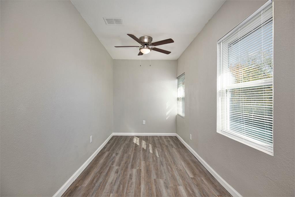 408 Dawson Circle B Property Photo 18