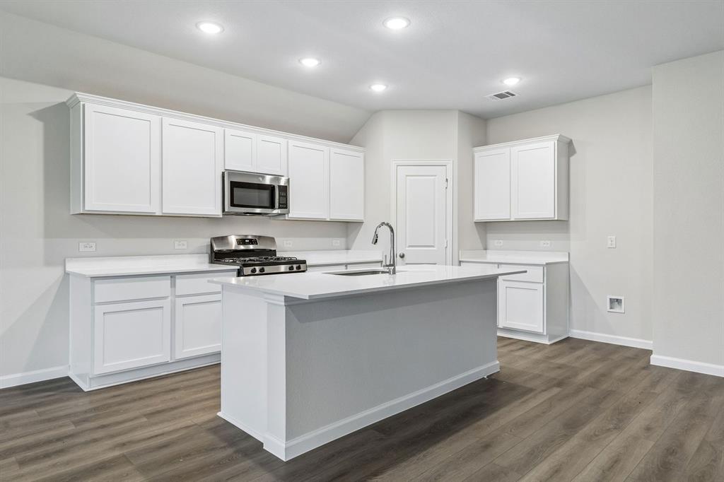 1108 Angus Lane Property Photo 4