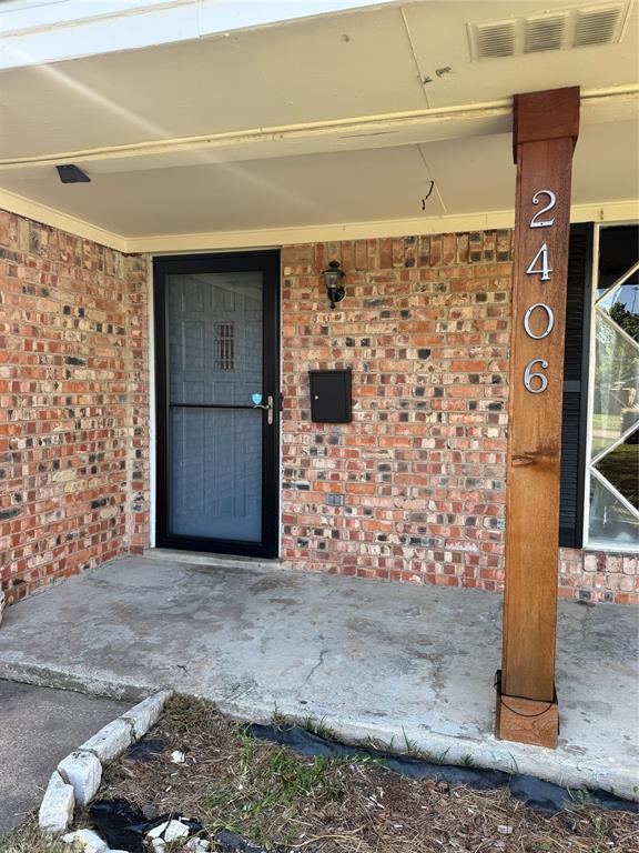 2406 W Broadview Street Property Photo 3