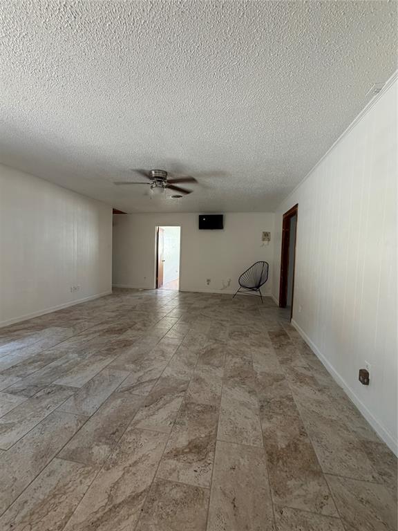 2406 W Broadview Street Property Photo 5
