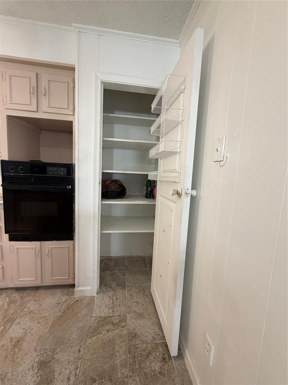 2406 W Broadview Street Property Photo 6