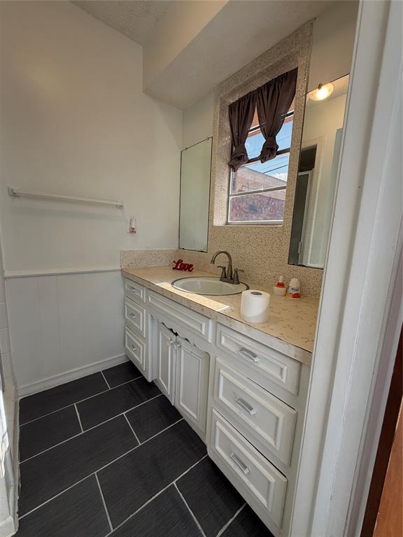 2406 W Broadview Street Property Photo 13