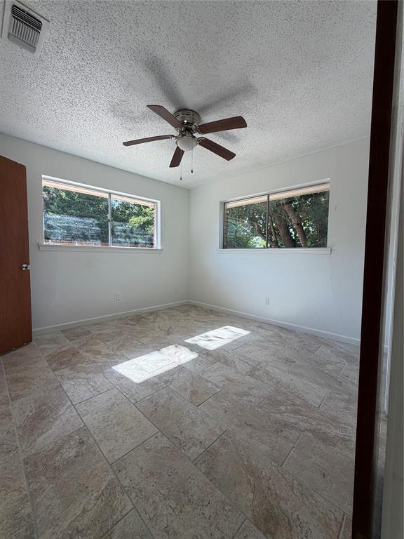 2406 W Broadview Street Property Photo 16