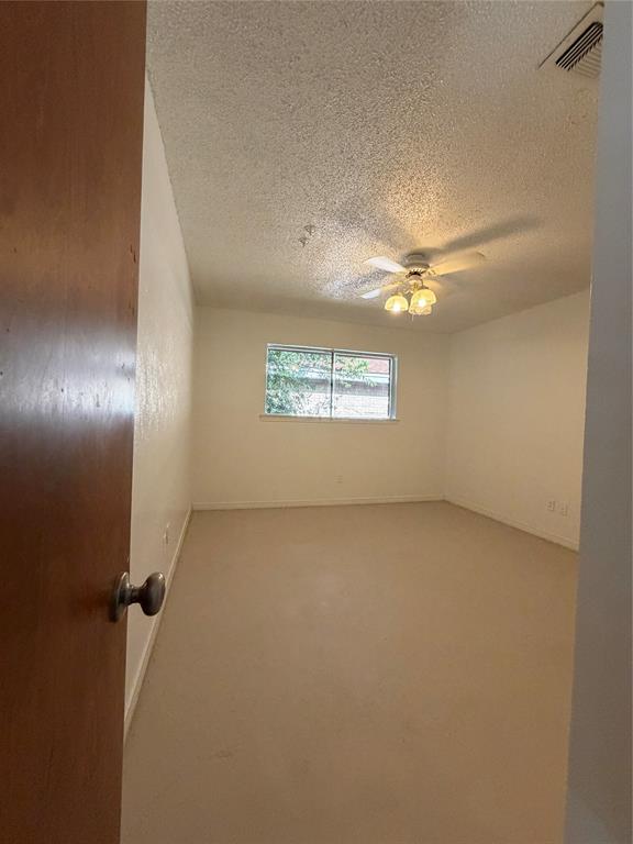 2406 W Broadview Street Property Photo 22