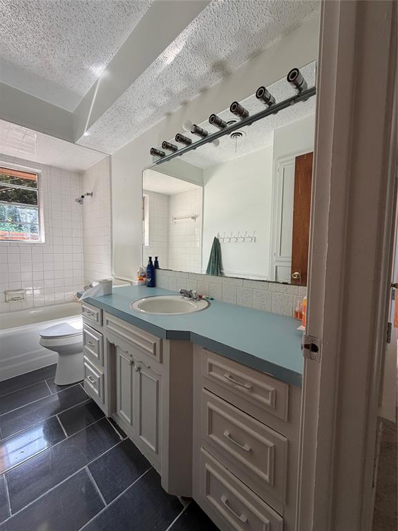 2406 W Broadview Street Property Photo 23