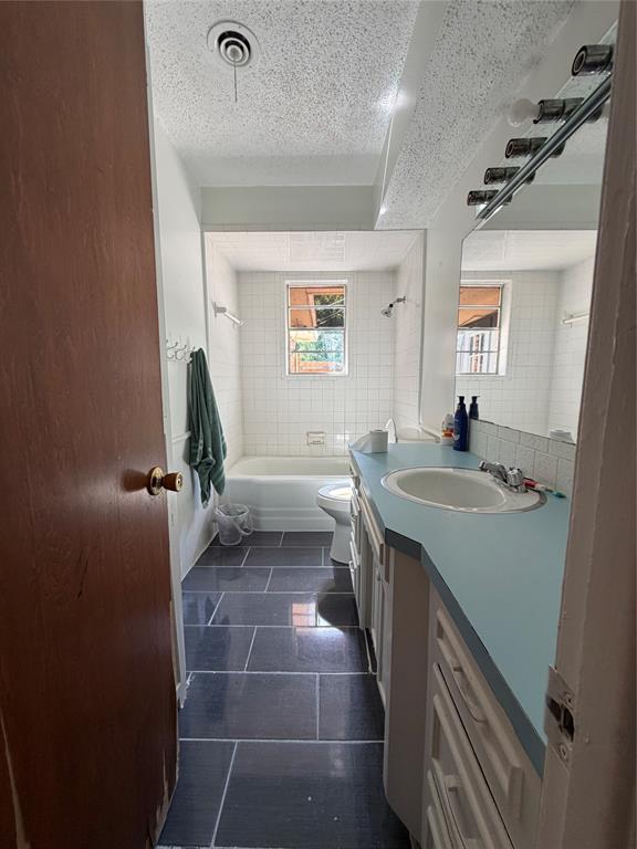 2406 W Broadview Street Property Photo 25