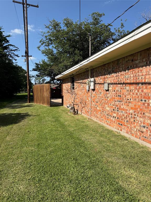 2406 W Broadview Street Property Photo 39