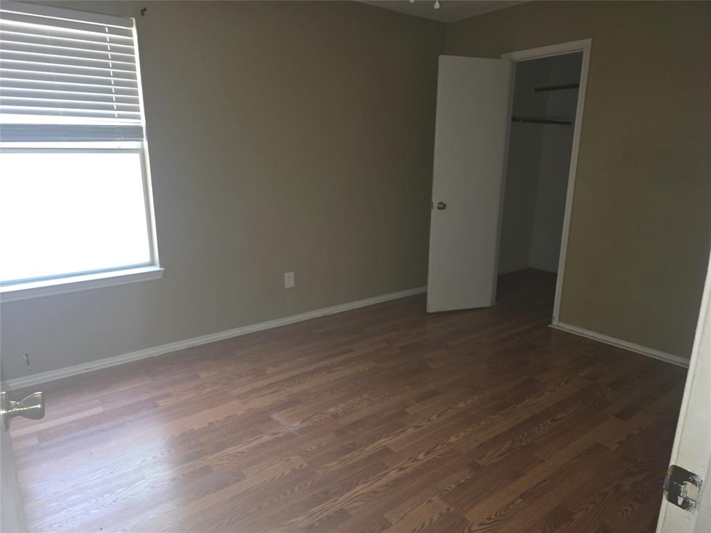 1717 Creekbend Drive Property Photo 3