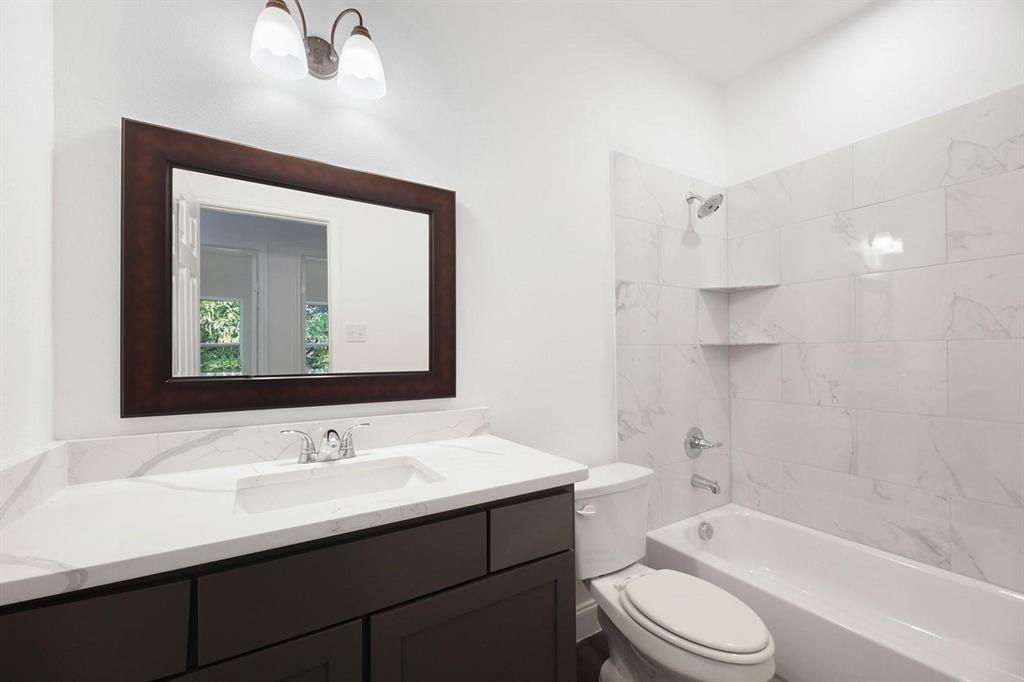 3720 Washington Street Property Photo 5