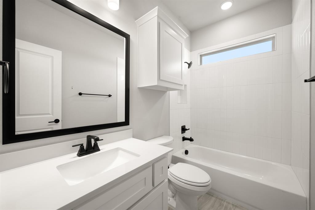 221 Penrose Drive Property Photo 8