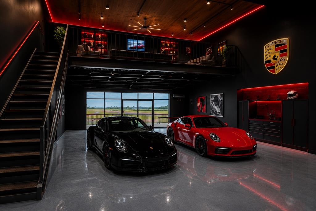 400 Fast Lane 4 Property Photo 1