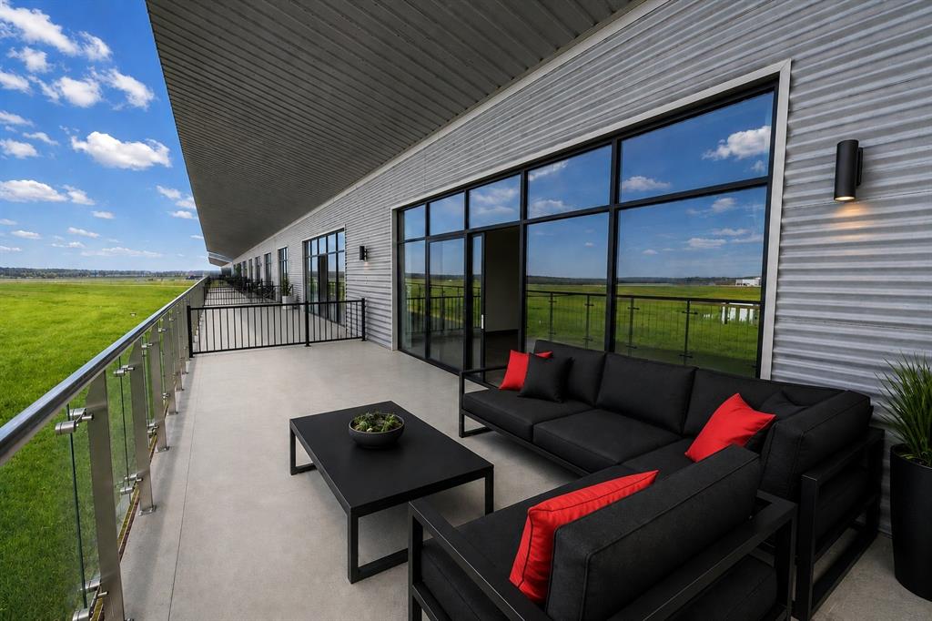 400 Fast Lane 4 Property Photo 4