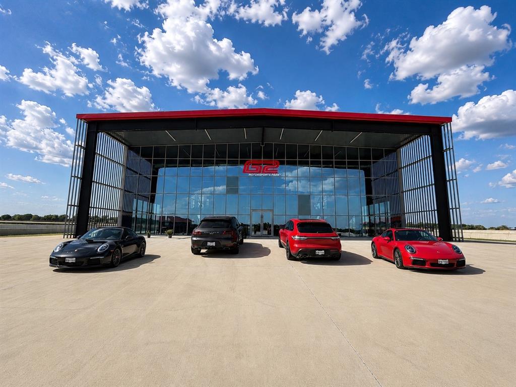 400 Fast Lane 4 Property Photo 6