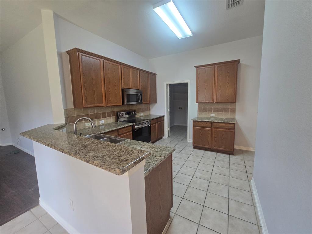 7617 Uvalde Way Property Photo 4