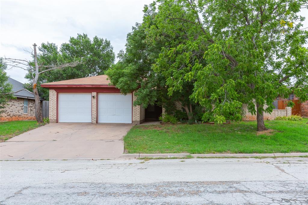 8001 Weehunt Court Property Photo 1