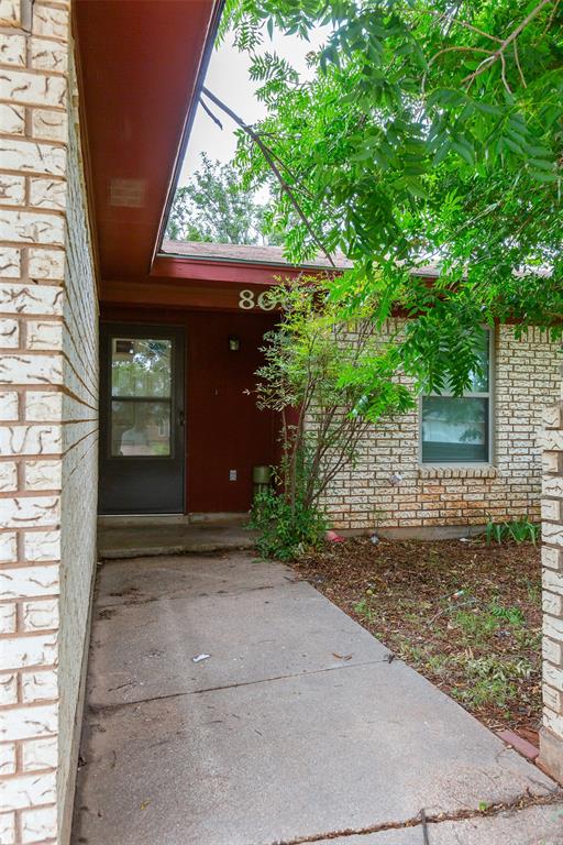 8001 Weehunt Court Property Photo 2