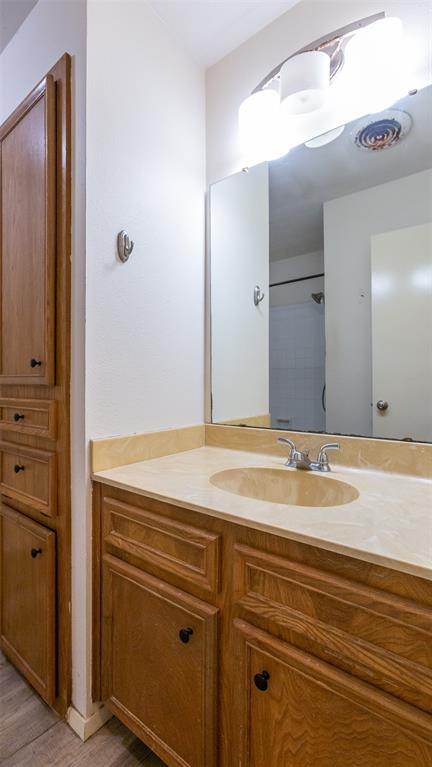 8001 Weehunt Court Property Photo 28