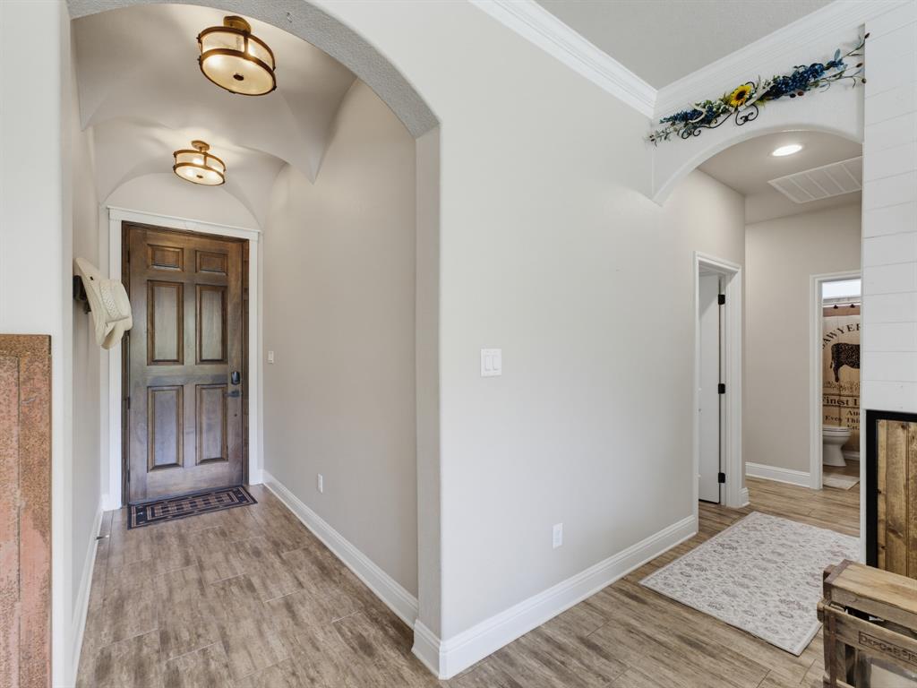 2807 Sky Harbour Drive Property Photo 4