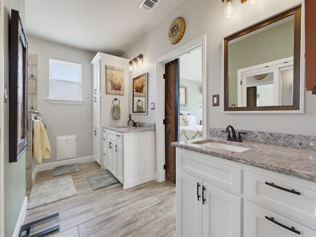 2807 Sky Harbour Drive Property Photo 17