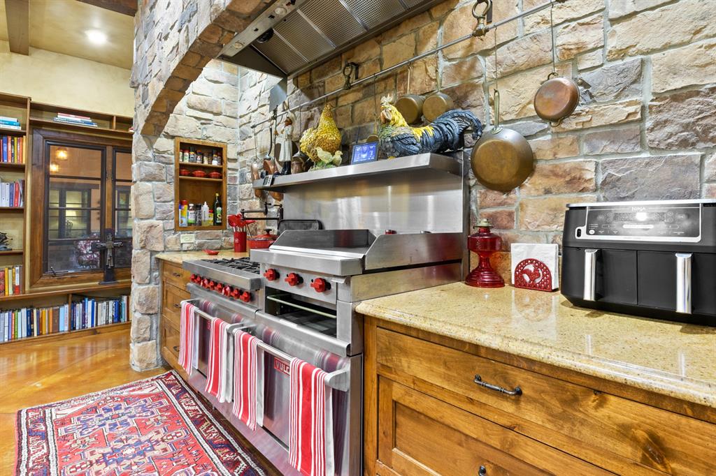 660 County Road 1334 Property Photo 16