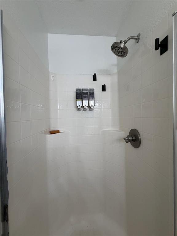 2648 Carmen Drive Property Photo 7