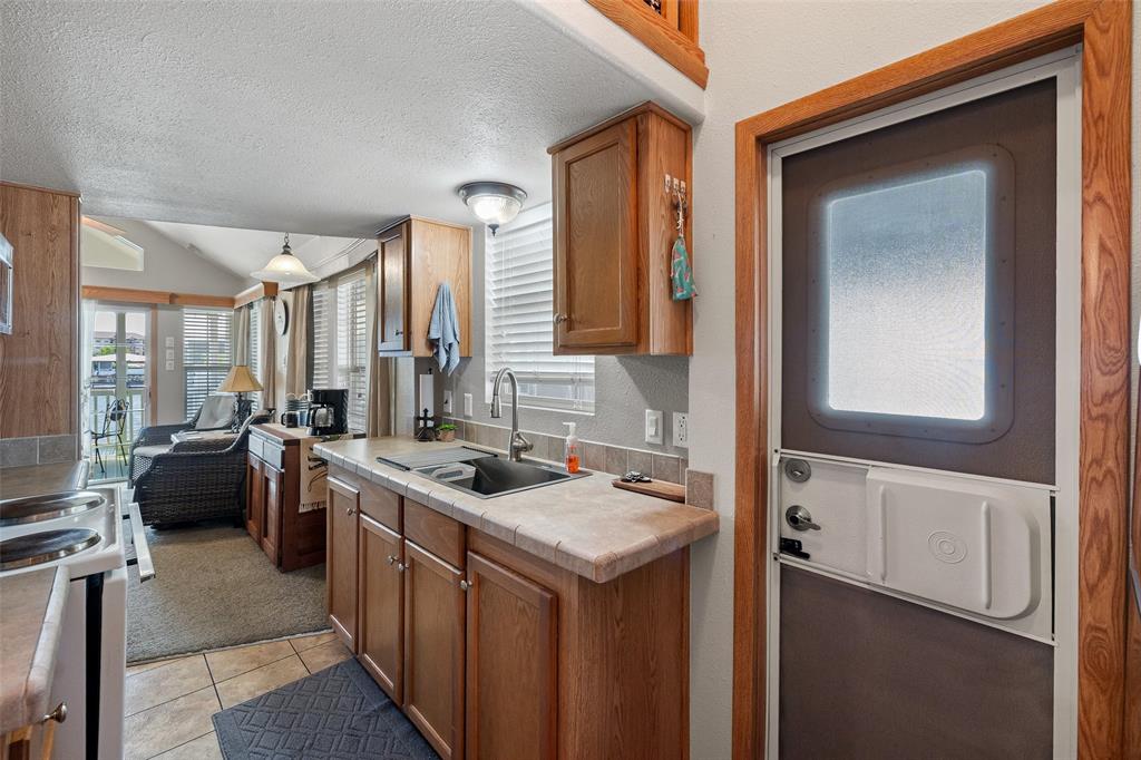 505 Brazos Harbor Drive Property Photo 16