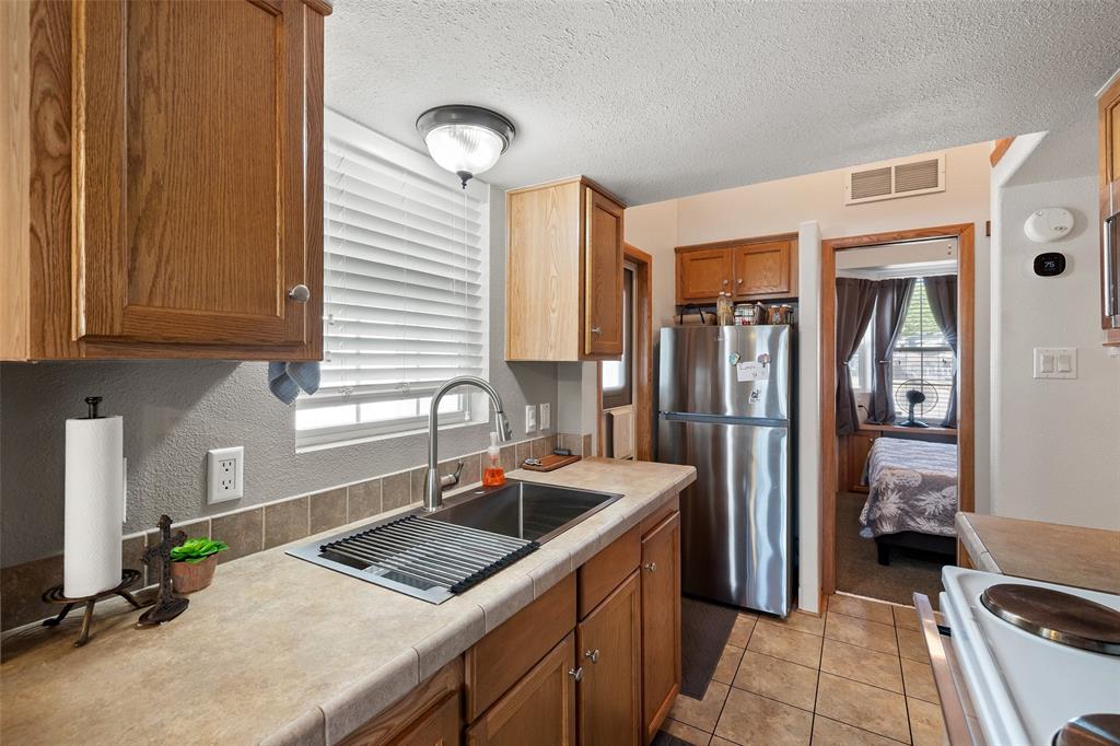 505 Brazos Harbor Drive Property Photo 17