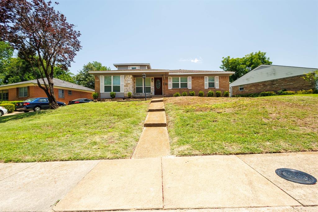 7816 Claremont Drive Property Photo 2