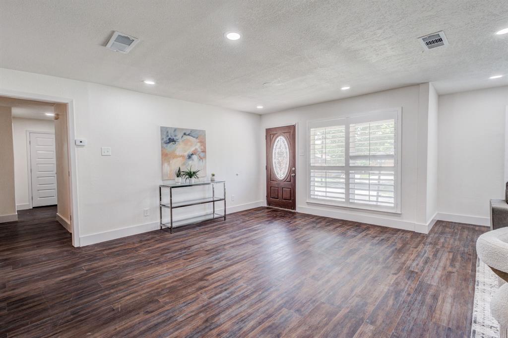 7816 Claremont Drive Property Photo 6