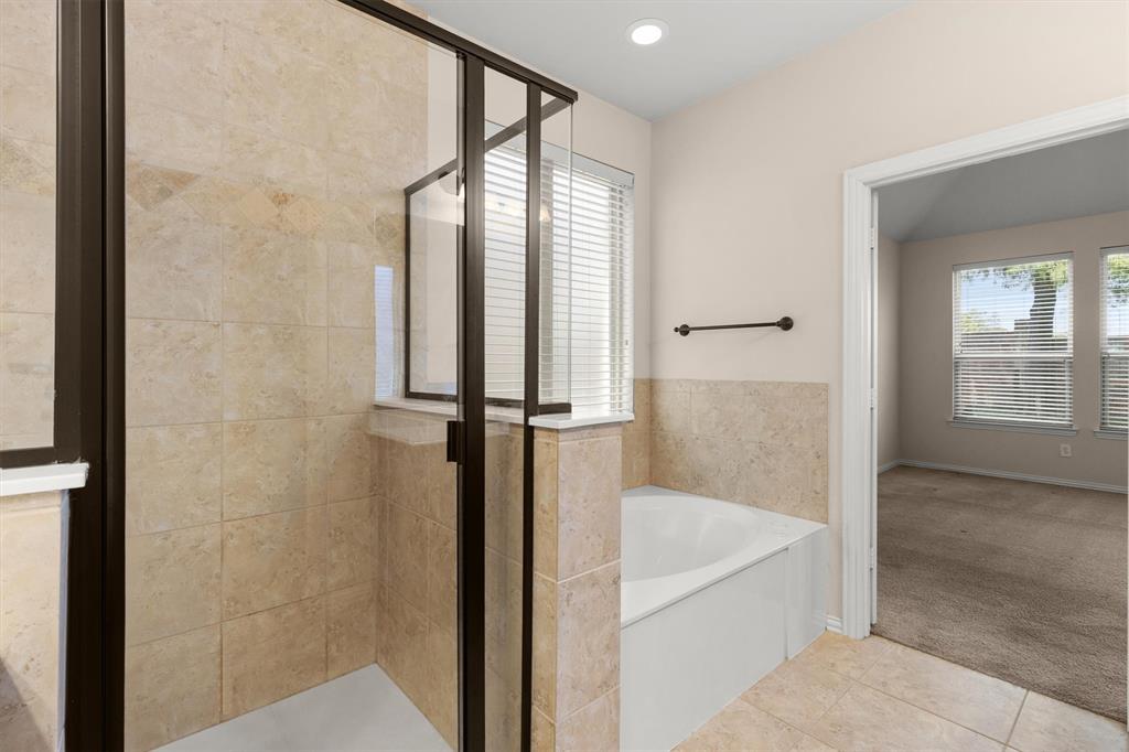 5128 Grove Cove Drive Property Photo 25