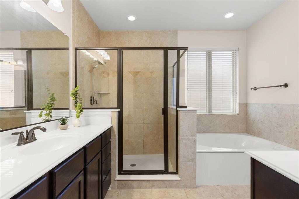 5128 Grove Cove Drive Property Photo 26