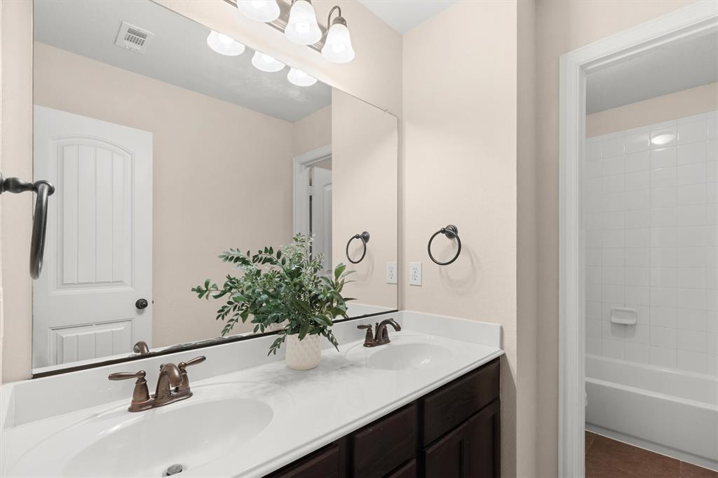 5128 Grove Cove Drive Property Photo 36