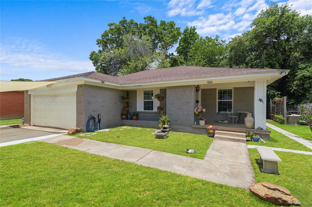 9209 Palisade Drive Property Photo 3