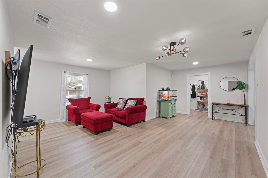 9209 Palisade Drive Property Photo 7